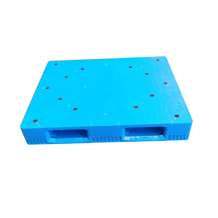 China Factory Cheap Price Steel Tube Reinforced Closed Flat Top 3 Skates Flat Bottom Plastic Pallet